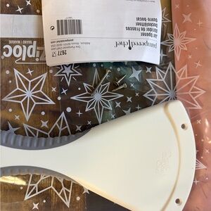 Pampered Chef jar opener